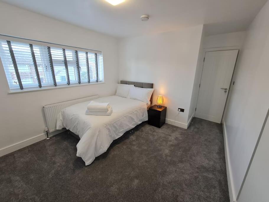 Elm Park Cheerful 4-Bedroom Holiday Home Hornchurch Zewnętrze zdjęcie